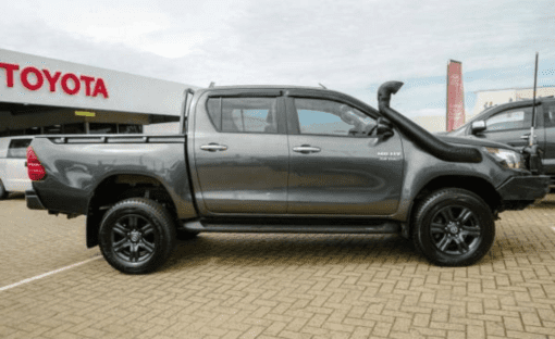 2016 Toyota Hilux SR (4X4)